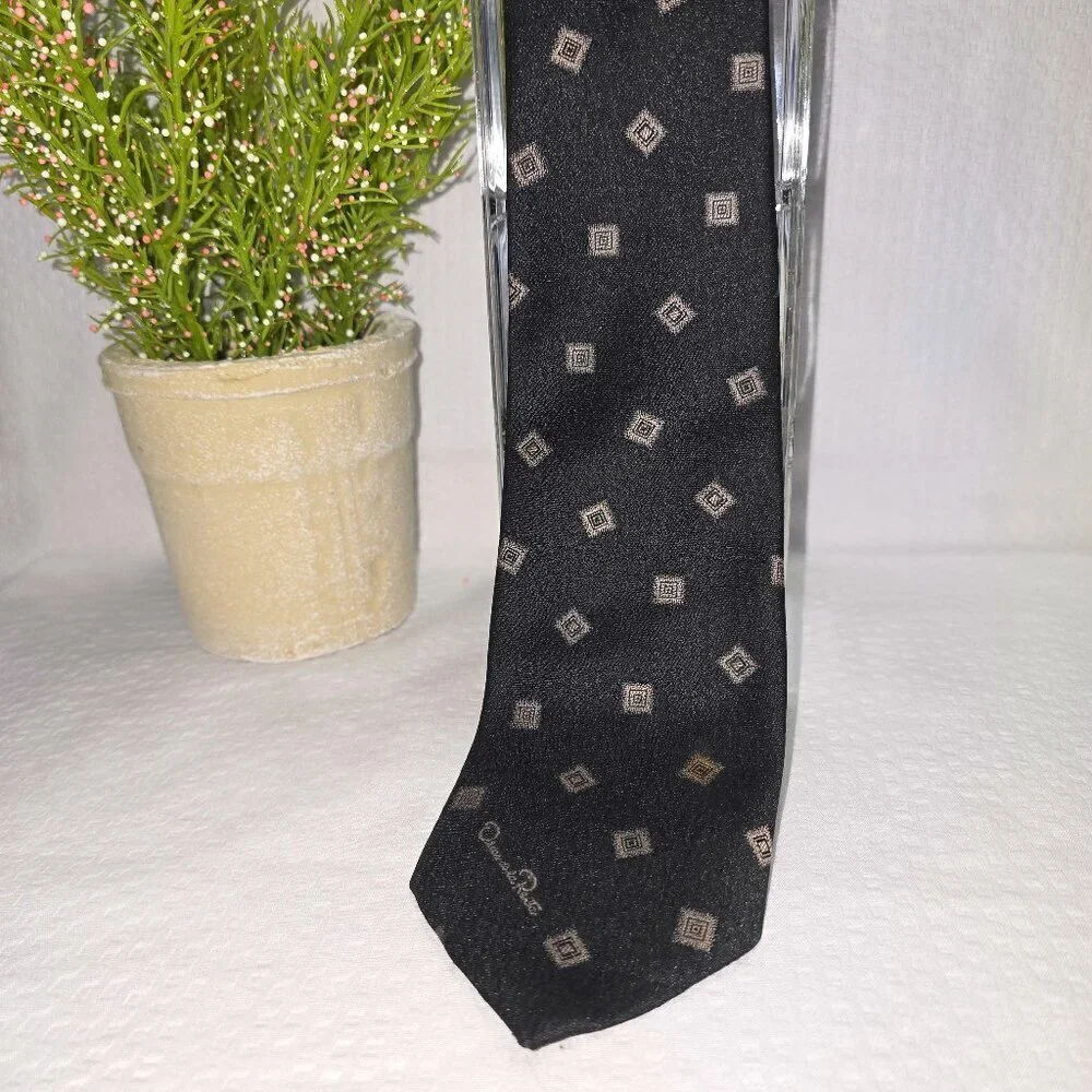 OSCAR DE LA RENTA BLACK TIE WITH GRAY DIAMOND DESIGN VINTAGE TRADITIONAL